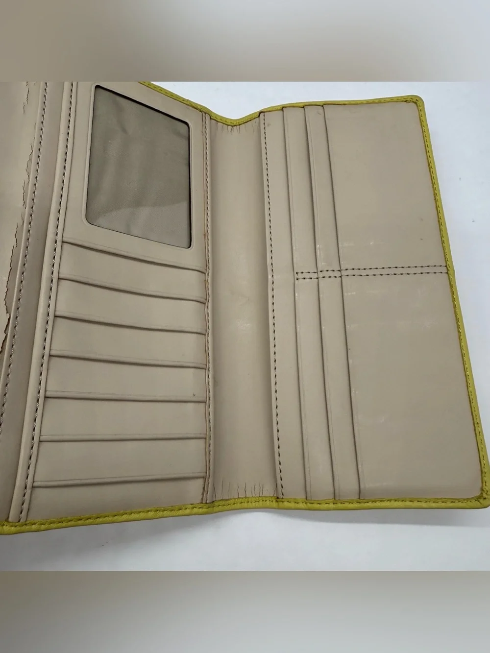 VTG Coach Trifold Soho Lime Green Wallet  Leather Soft Pleated  Y2K RARE